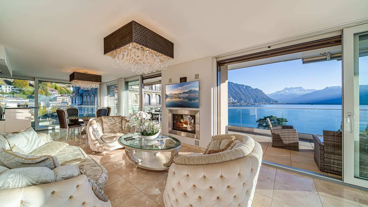 Montreux City Centre Apartment | Luxury Penthouse in Montreux City with Lake View
