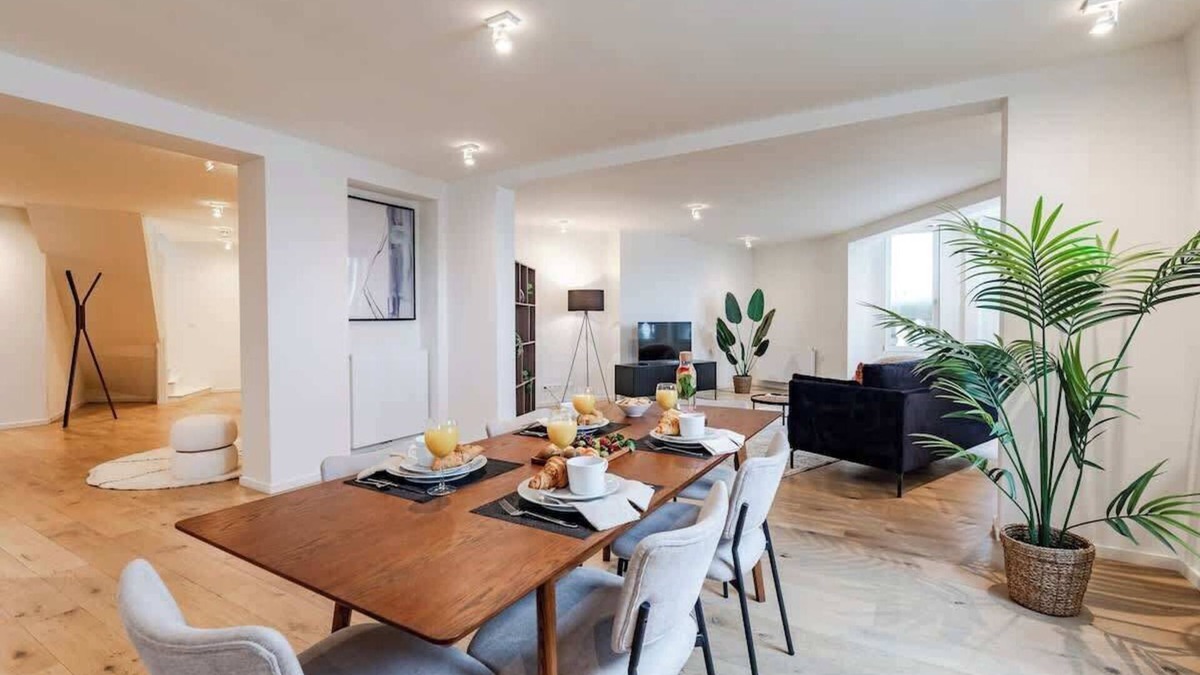 Etterbeek Apartment | Luxury Penthouse with Panoramic Views 3BR