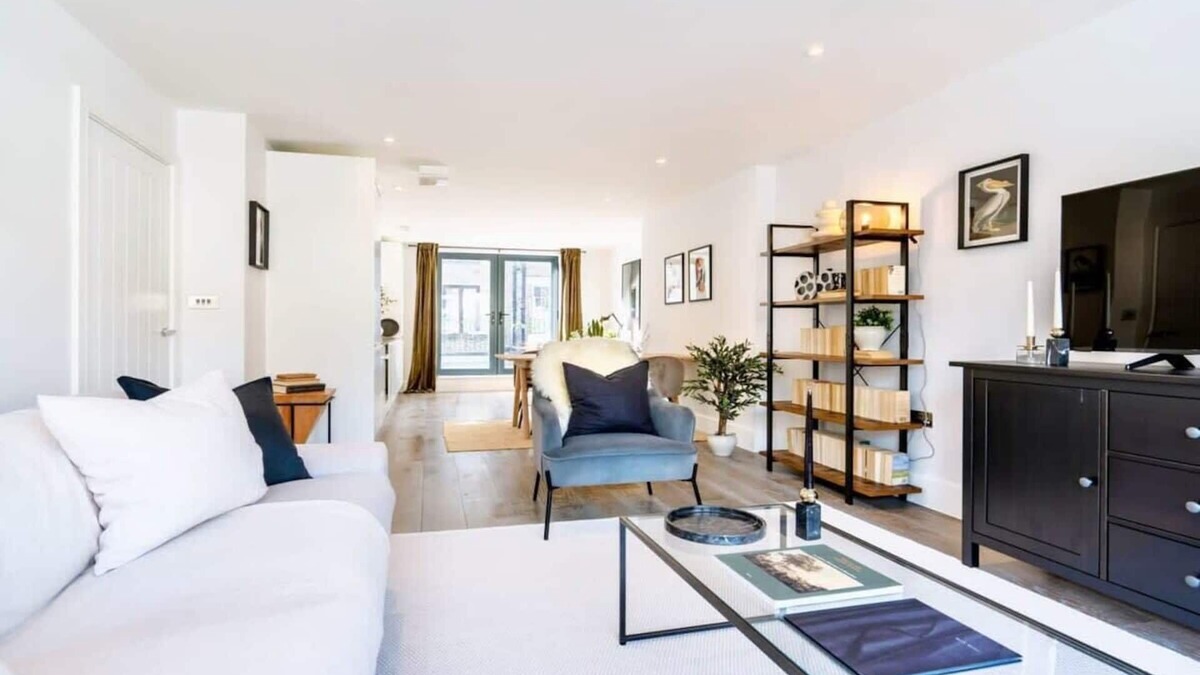 Holborn and Covent Garden Apartment | Luxury Penthouse with Terrace in Bloomsbury