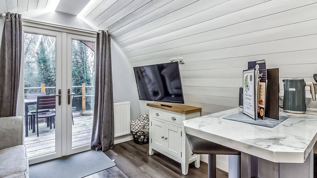 Gunthorpe Cottage | Luxury pod, perfect for two people seeking a romantic and relaxing break.