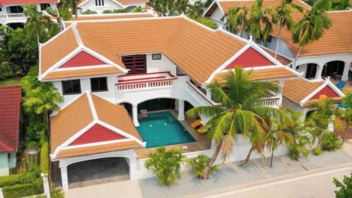 Na Chom Thian Villa | Luxury Pool Villa, Fun Place Pattaya – 5BR for 10 Guests