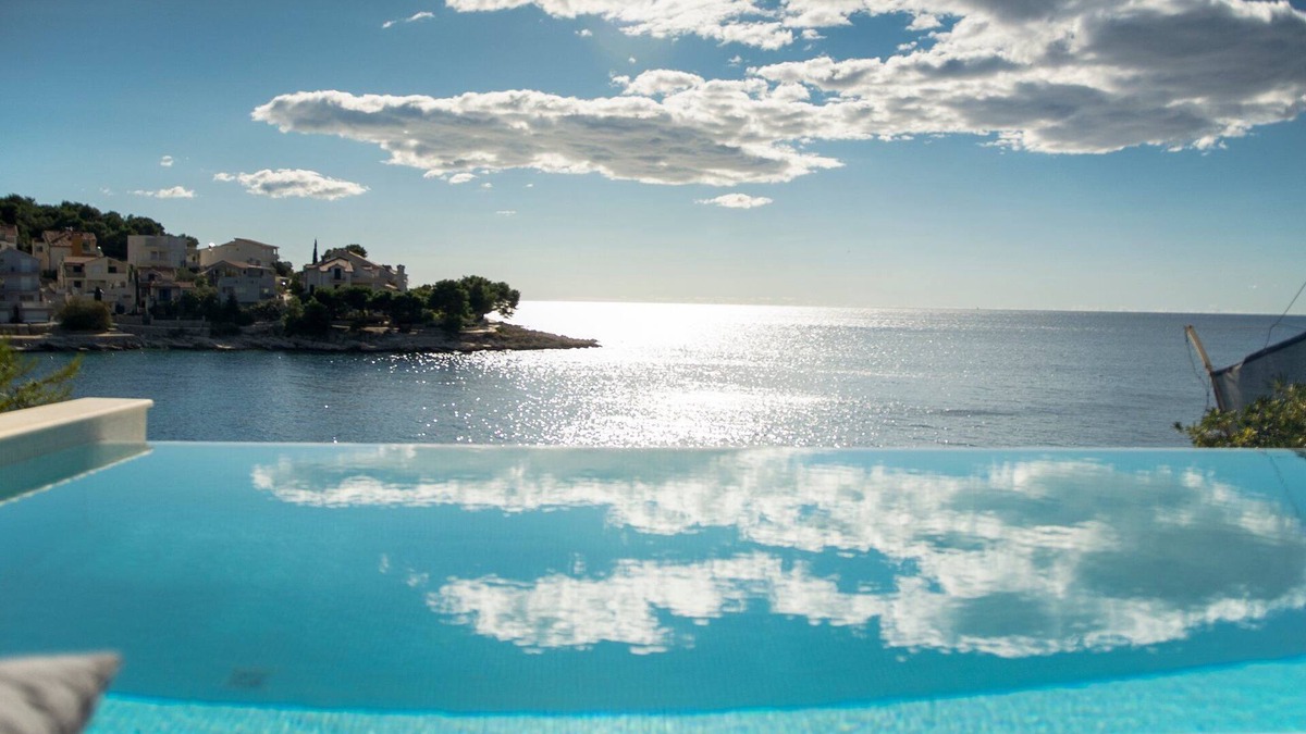 Primosten Burnji Villa | Luxury Primosten Villa | 5 Bedrooms | Villa Magistrala Seafront | Private Beach.