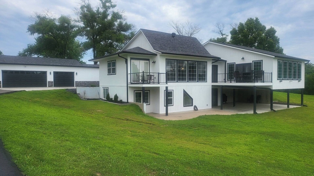 Liberty House | Luxury Private 5-Acre Estate 4BR Sleeps 10 Events Welcome 20min KCI KC