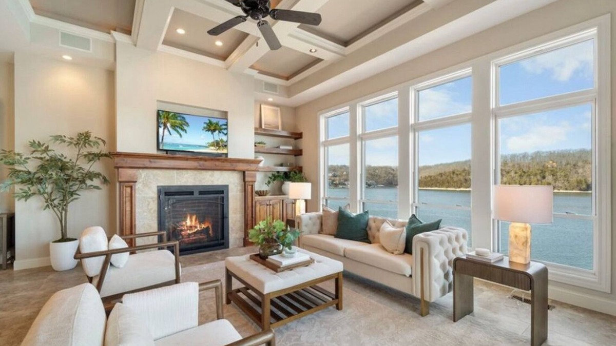 Lake of the Ozarks House | Luxury Private Oasis & 269' Lakefront! 5Bds, 4.5Bath