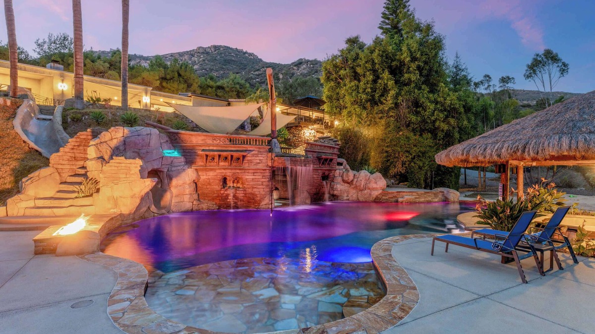 West Ridge House | Luxury Private Resort | Pirate Ship Pool & Theater