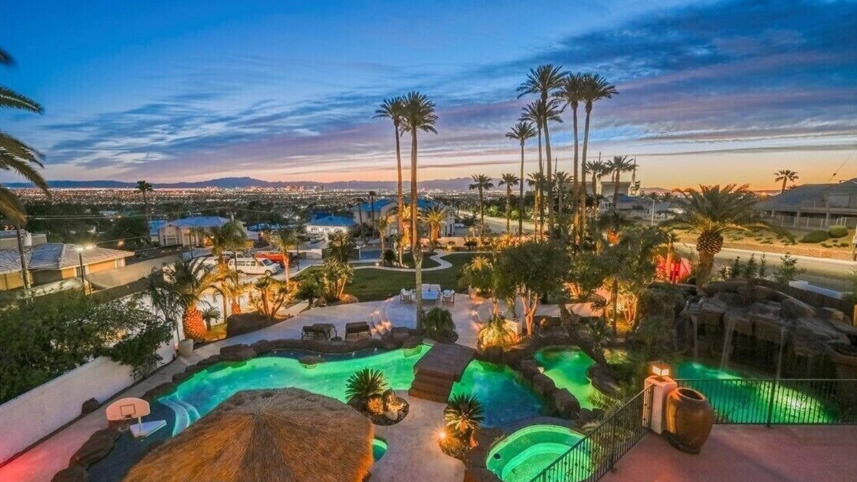 Sunrise Manor House | Luxury Private Resort-Style Home with Pickleball & Basketball Court & Lazy River
