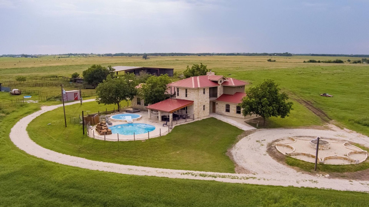 Bertram Other | Luxury Ranch in Florence-Party House for Families 5 1/2 bedrooms,5bath,Sleeps 20