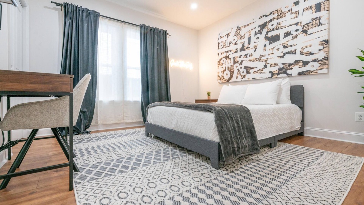 Trinidad Apartment | LUXURY Remodeled DC Suite- Near restuarants, H Street & downtown. Quiet area!