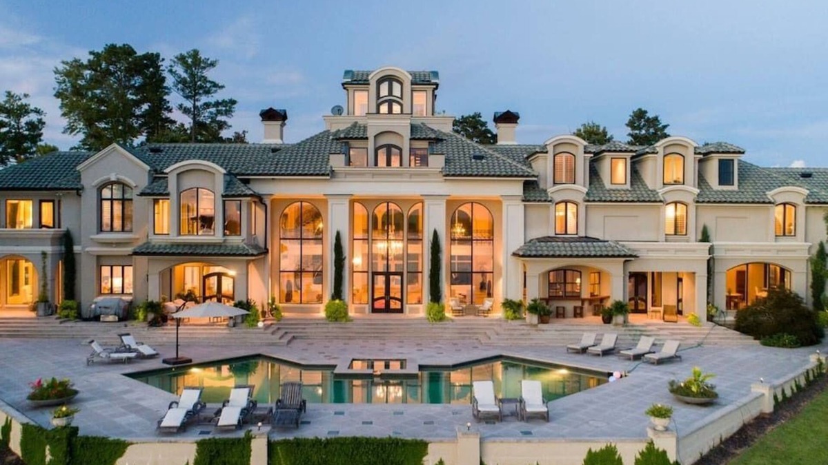 Alexander City Villa | Luxury Retreat at Lake Martin - Lakeside Grande Villa