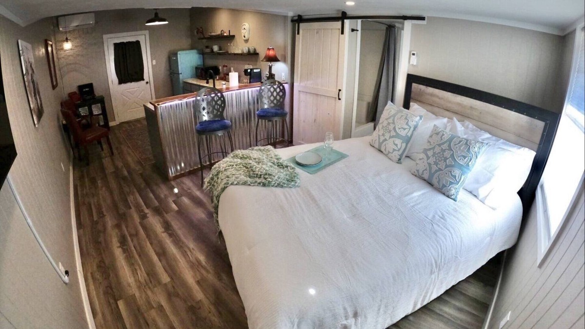 Bowie House | Luxury retreat disguised as a barn!