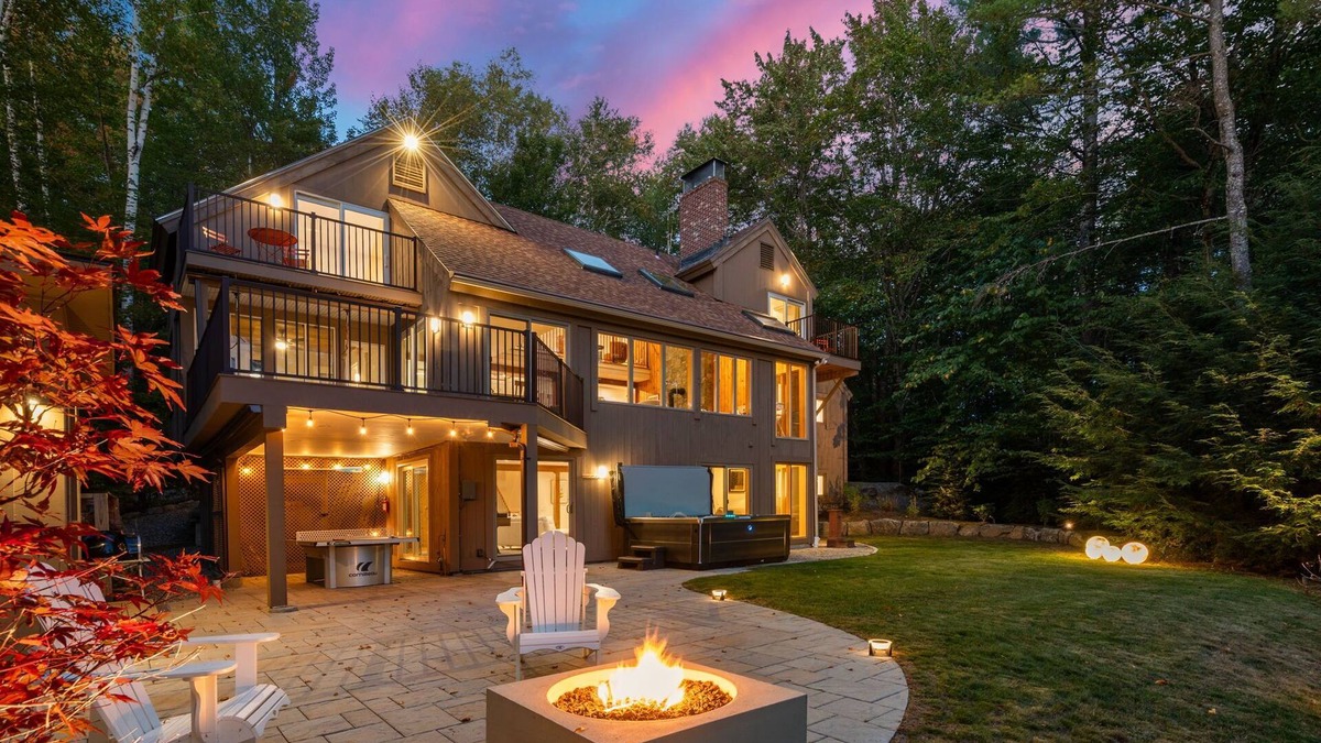 Grantham Ski Chalet | Luxury retreat in Eastman community near mount Sunapee, Dartmouth College.