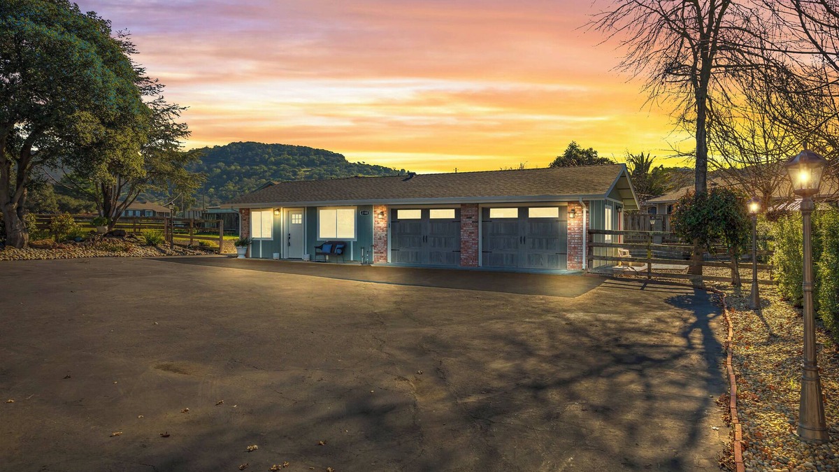 Napa House | Luxury Retreat in Napa Valley – Two Stunning Homes on a Private Gated Estate