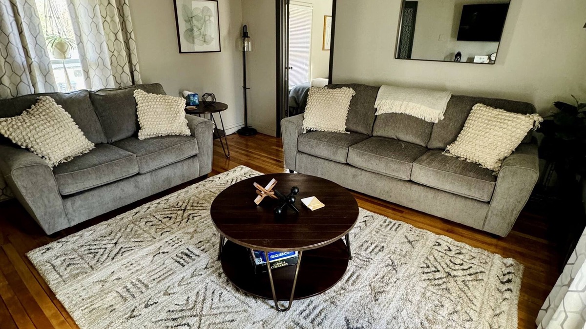 Potsdam House | Luxury Retreat! Large 3 bedroom upstairs townhouse!Suny Potsdam in the backyard!