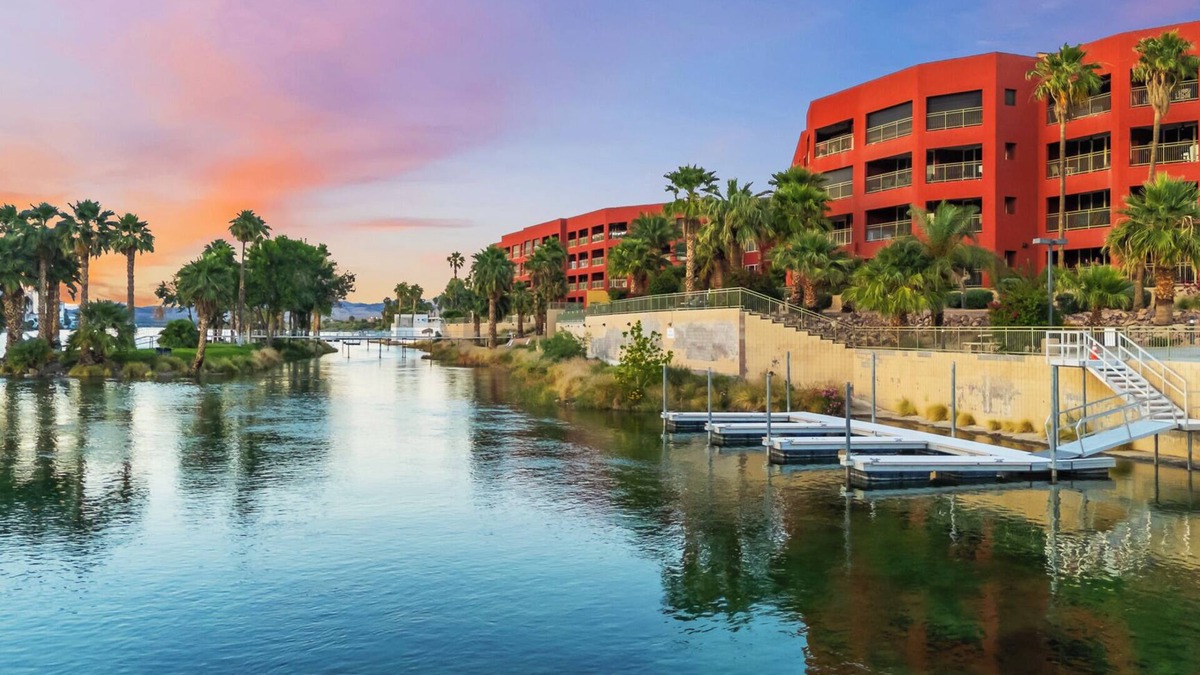 Laughlin Condo | Luxury Riverfront Condo Launch-Dock-Pool-Spa