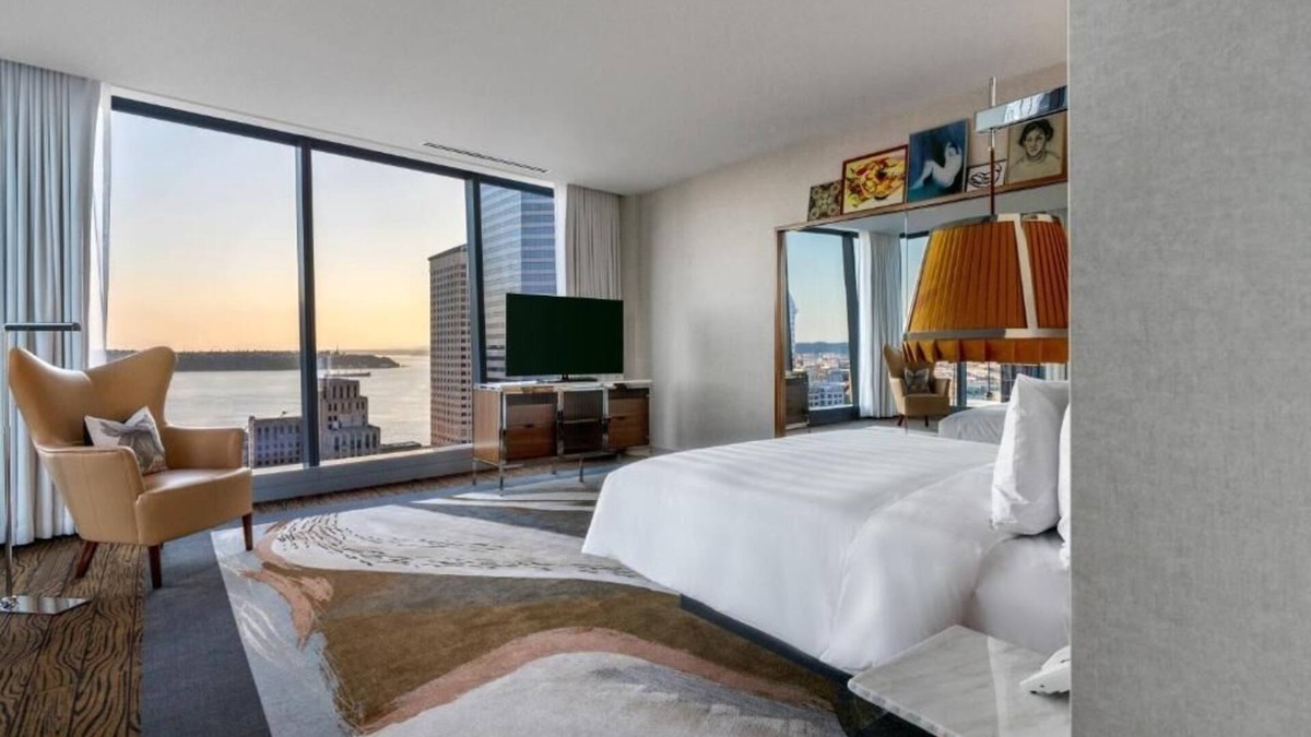 Downtown Seattle Hotel | Luxury Room w/Breathtaking Bay Views Near Seattle Tacoma International Airport