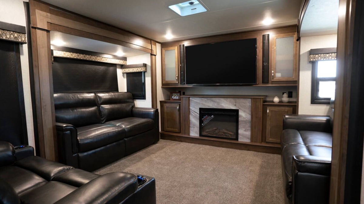 Thackerville House | Luxury RV 2 Bedroom 2 Bath for solar eclipse ring of fire on 3 acres