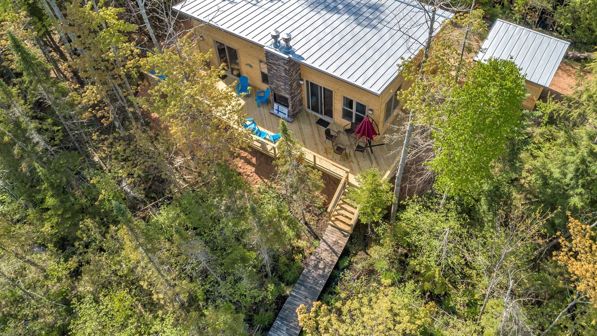 Ontonagon House | Luxury Scandinavian-Style Lake House Very Near Porcupine Mountains. VIDEO