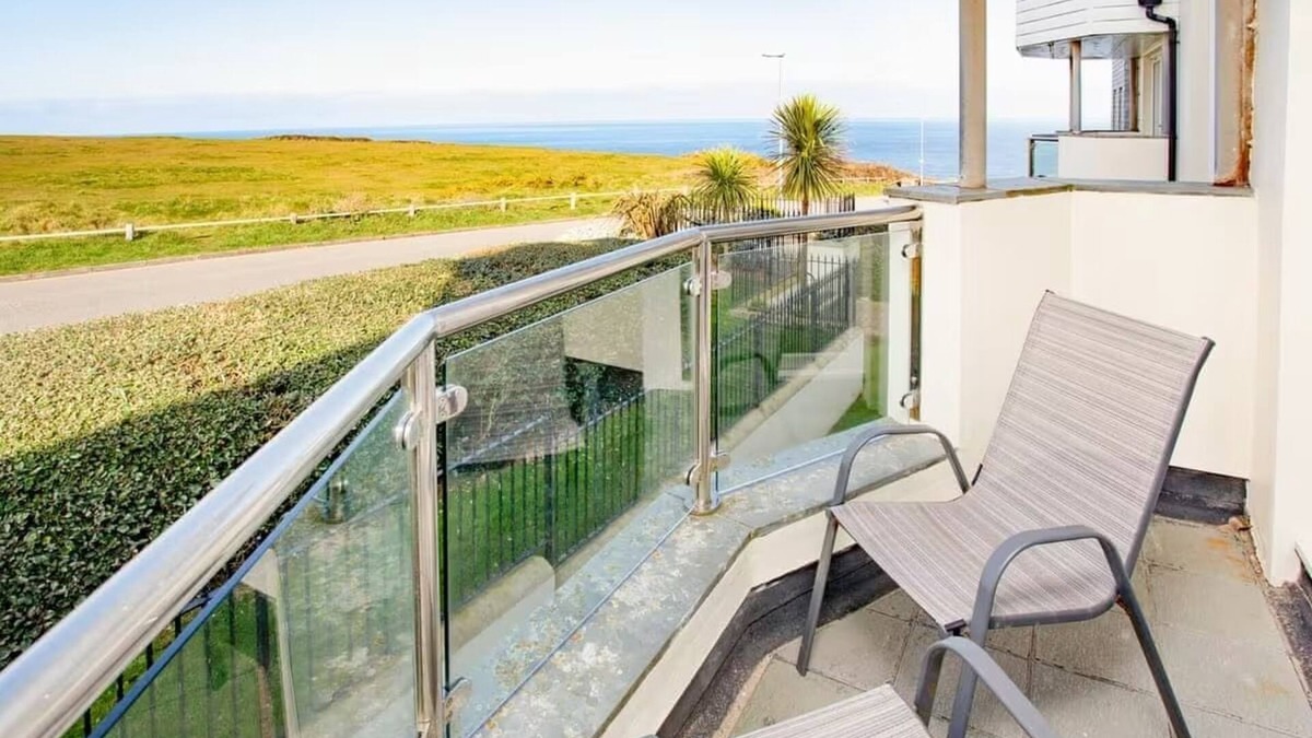 Newquay Apartment | Luxury Sea View Apartment In Pentire, Newquay