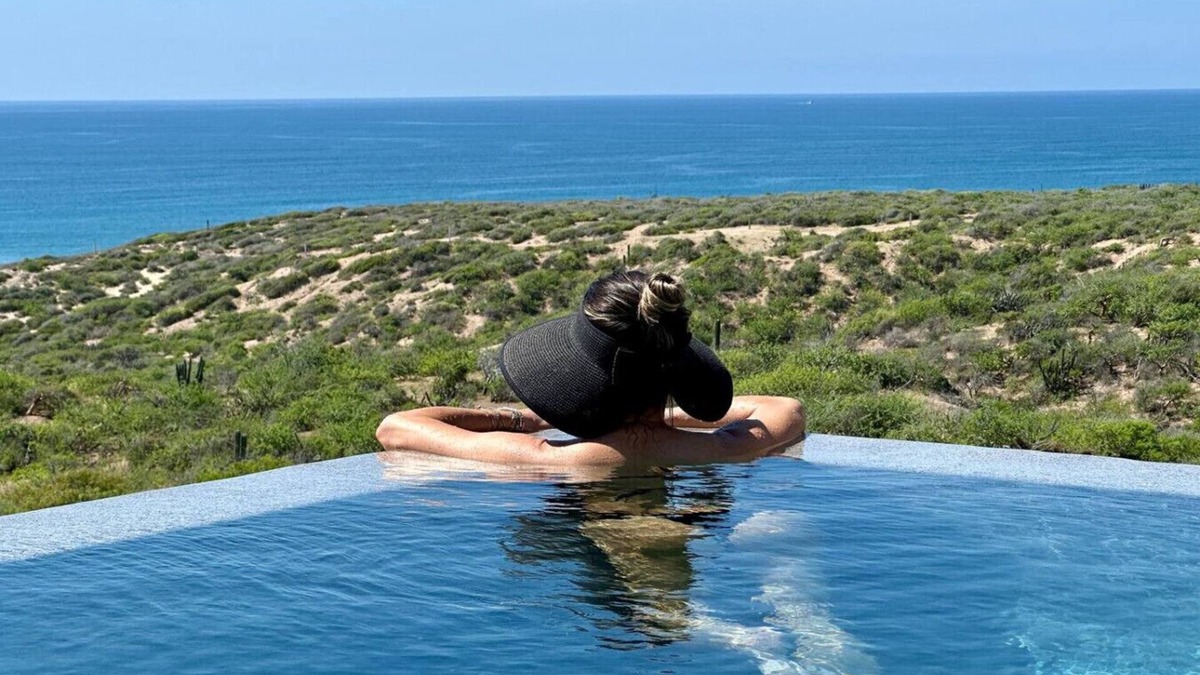 Vinorama Villa | Luxury Seaside Villa For 8 adults Beach-Spa-Pool