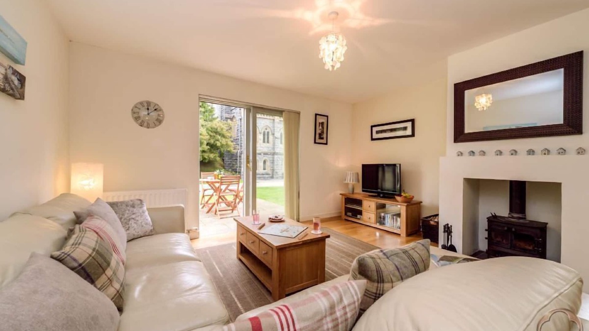 Fort Augustus Cottage | Luxury self catering cottage with swimming pool in the grounds of a Monastery on Loch Ness