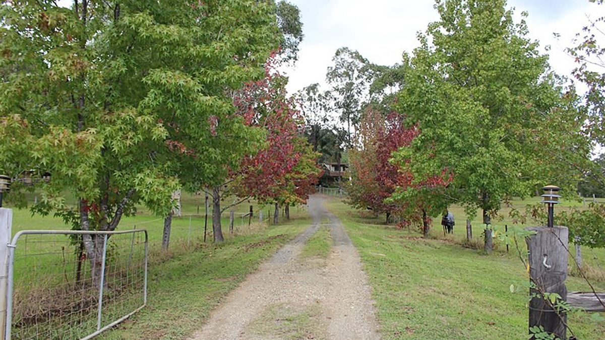 Wollombi House | luxury self-contained property full of beauty and adventure for large groups