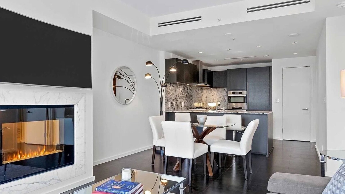 Financial District Condo | Luxury Shangri-La 1BR Suite
