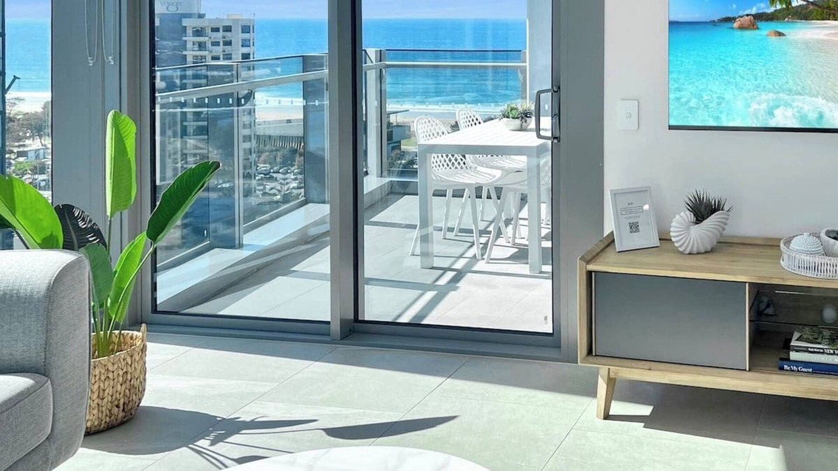 Broadbeach Apartment | Luxury Signature Stay Ocean Views 2BR Lvl 14