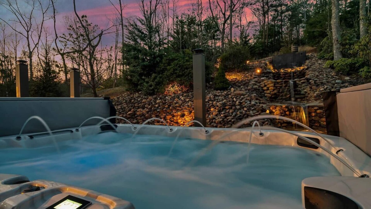 Rocky Grove Cabin | 🏡 Luxury Smoky Mountain Retreat | Mega Spa, Game Room & Stunning Views