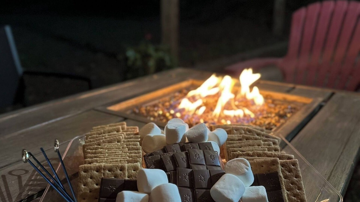 Kendall House | Luxury Stays at HoneyComb Home-Wine Country- Sleeps 10 w/Game Room!