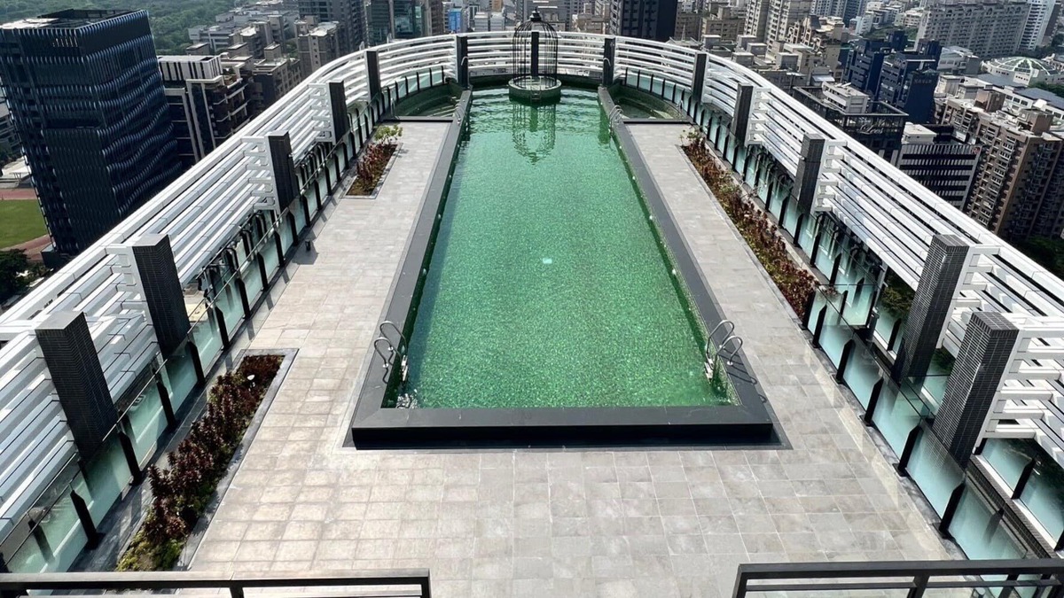 Zuoying District Apartment | Luxury Studio in the vibrant Kaohsiung Arena Area