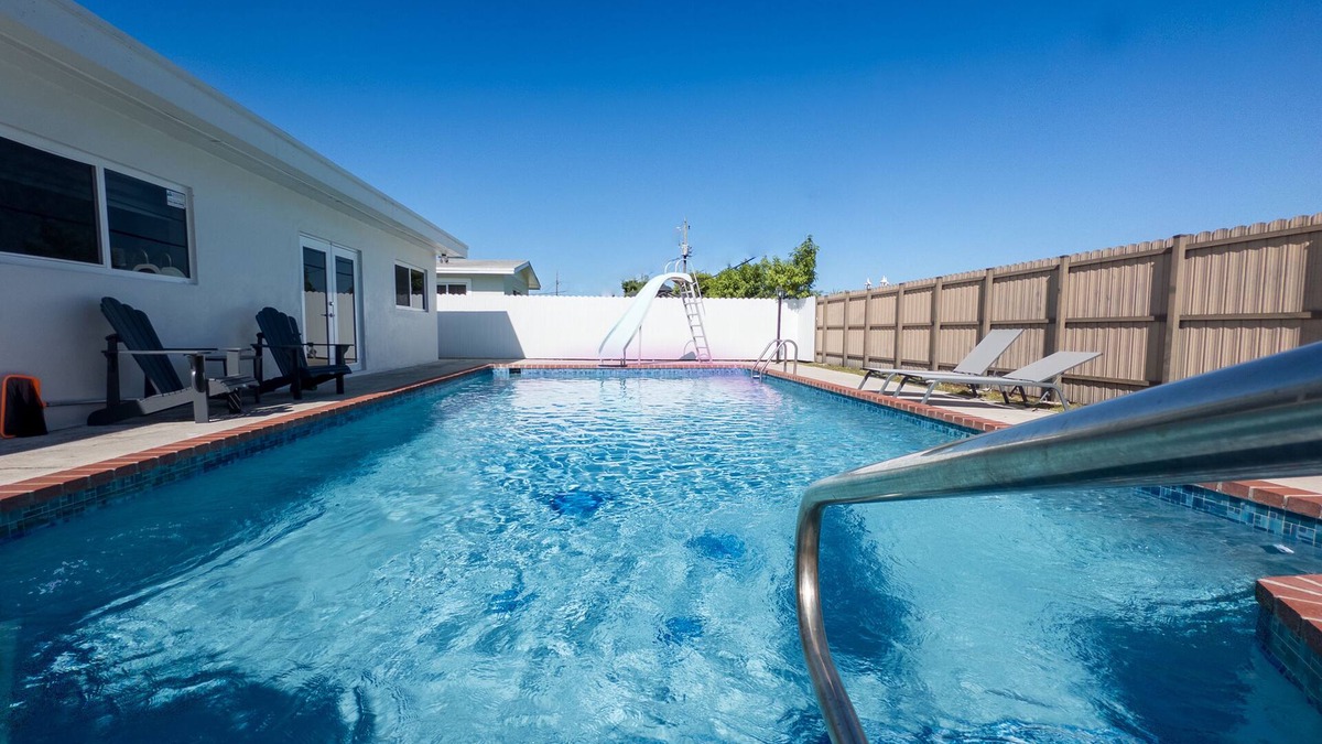 Ludlam Apartment | Luxury Suite, Luxury Neighborhood. 2 blocks from Tropical Park! Fabulous walking