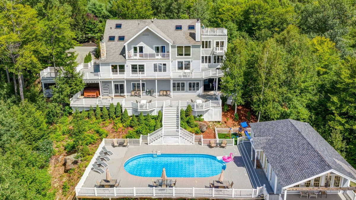 Sunday River Area House | Luxury Sunday River Bike, Hike & Canoe Home! - 10 Bdrms, Hot Tub & Much More!