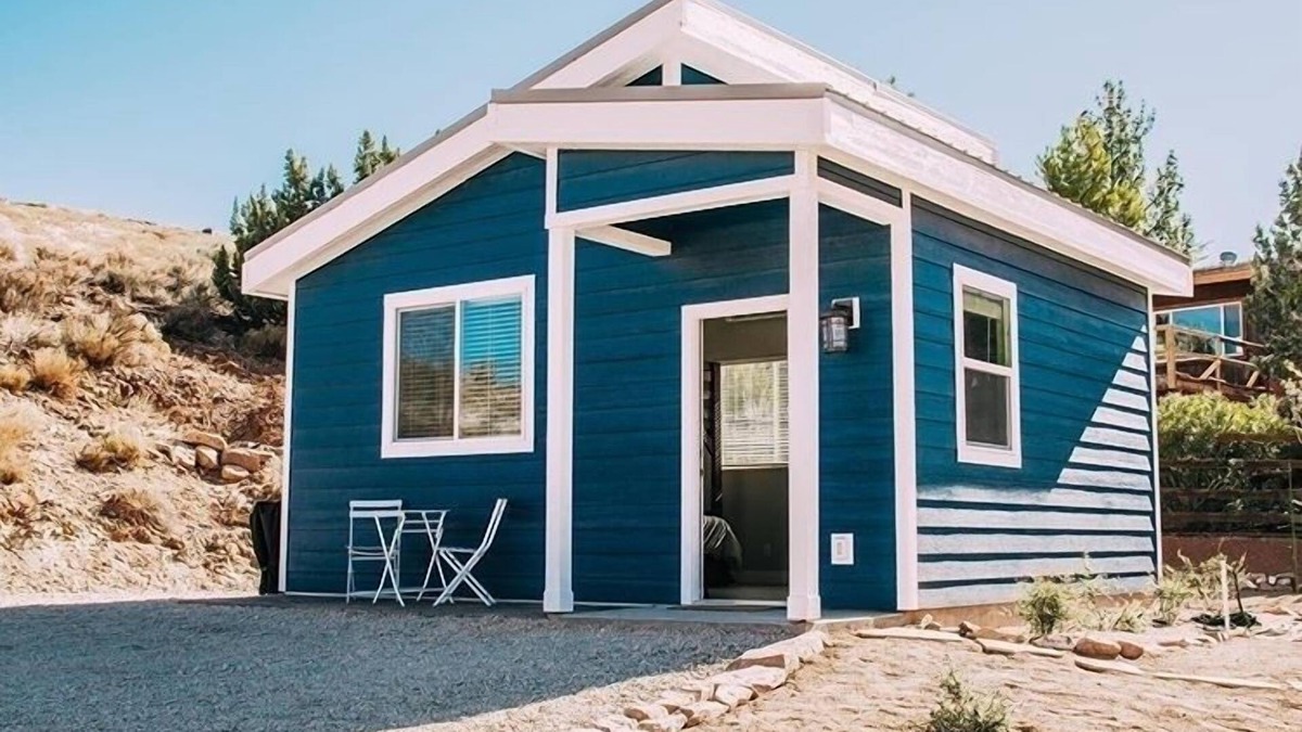 Leeds House | Luxury Tiny House on 1 acre near Zion & St. George