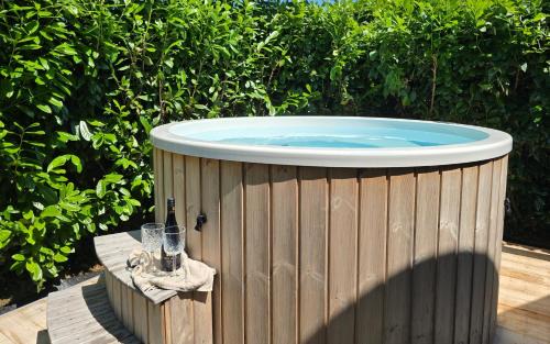 Schin op Geul House | Luxury Tiny House with private hot tub