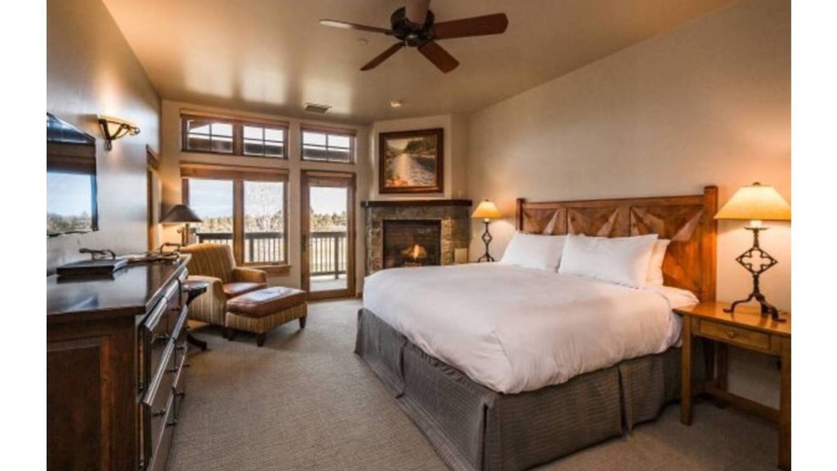 Pronghorn House | Luxury townhome at Juniper Preserve in Pronghorn Resort . 3 bedr,