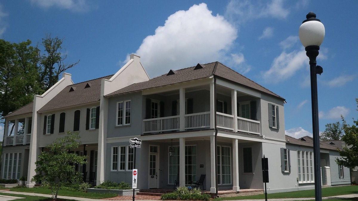 Highlands - Perkins House | Luxury townhome near LSU and L’Auberge Casino