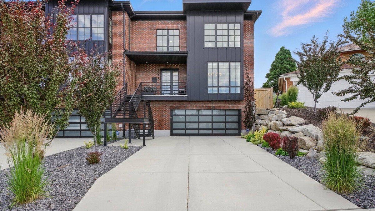Salt Lake City House | Luxury townhome, minutes from ski resorts, the university and downtown.