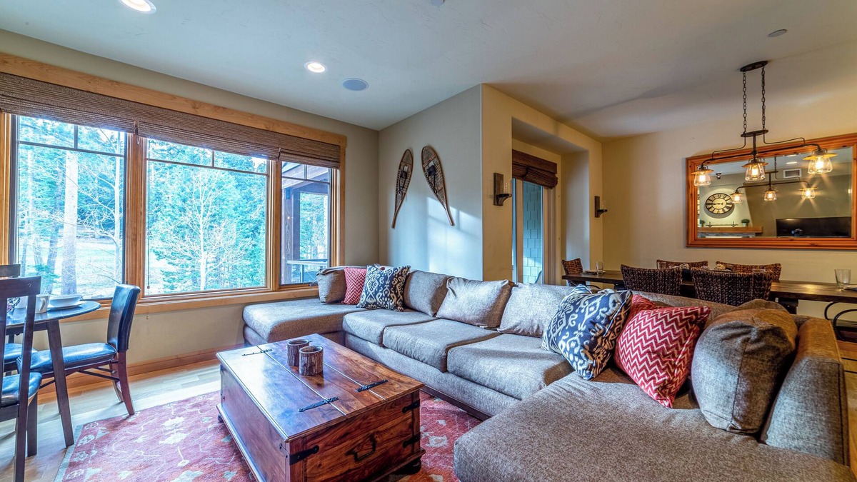 Woodwinds House | Luxury Townhome w/Jacuzzi & Private Patio 413
