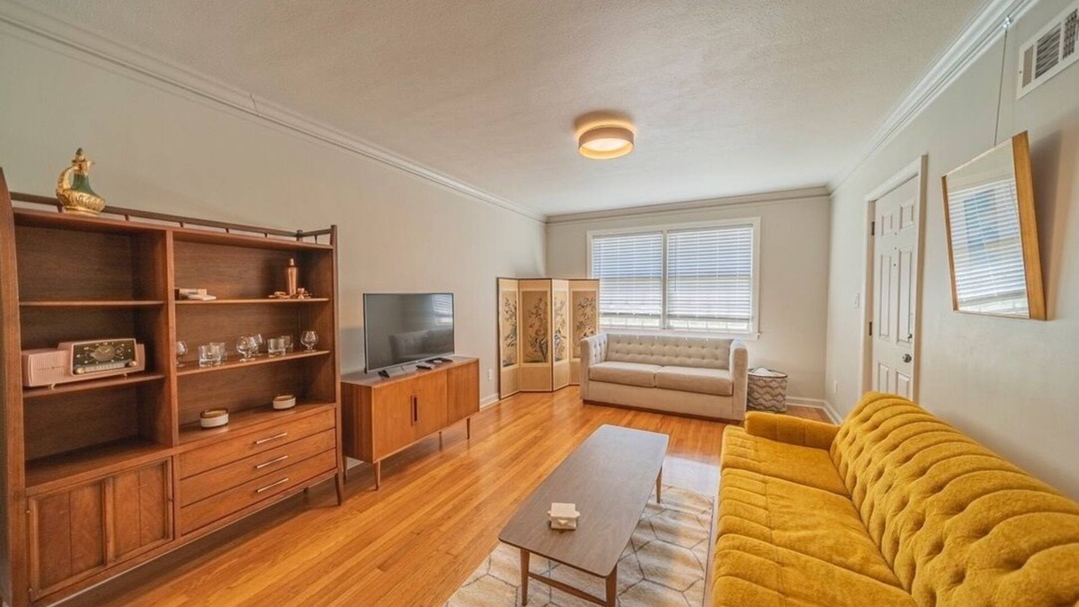Abercorn Heights - Lamara Heights House | Luxury Townhome with Mid Century Modern Flare