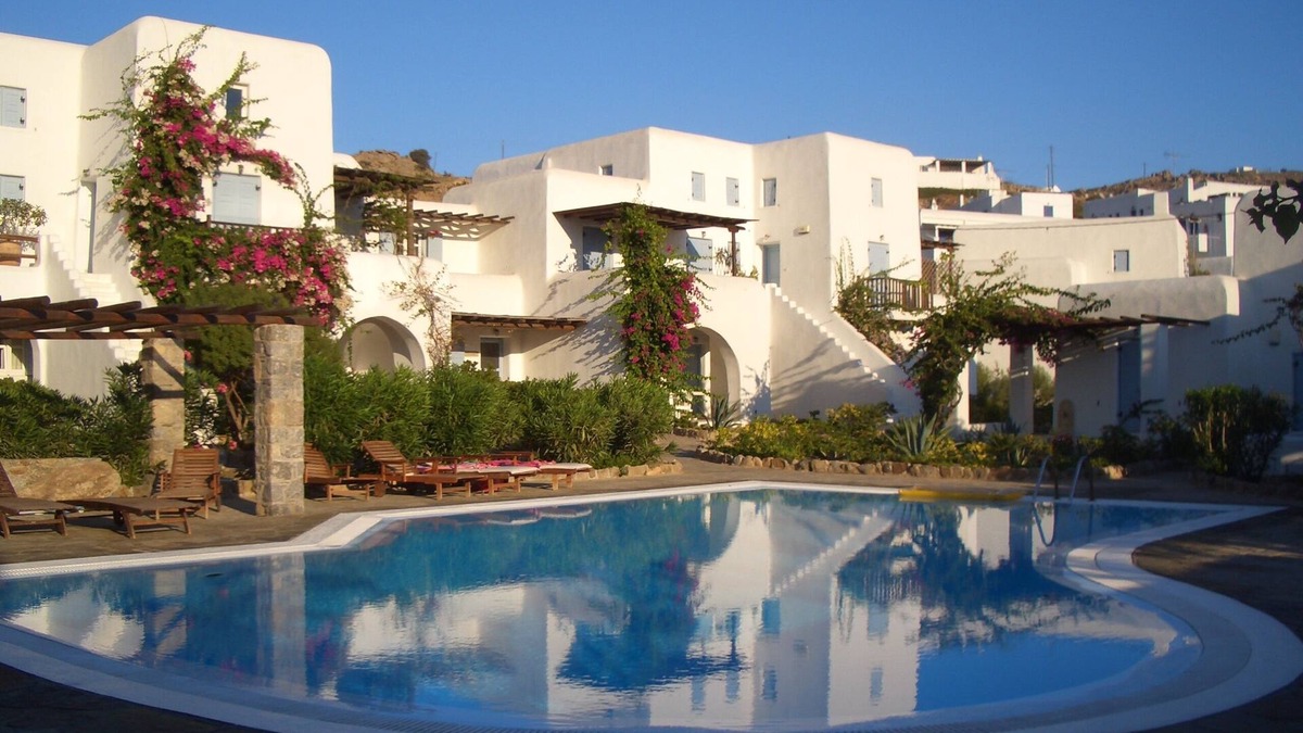 Ornos House | Luxury Townhouse in Mykonos steps from the Beach