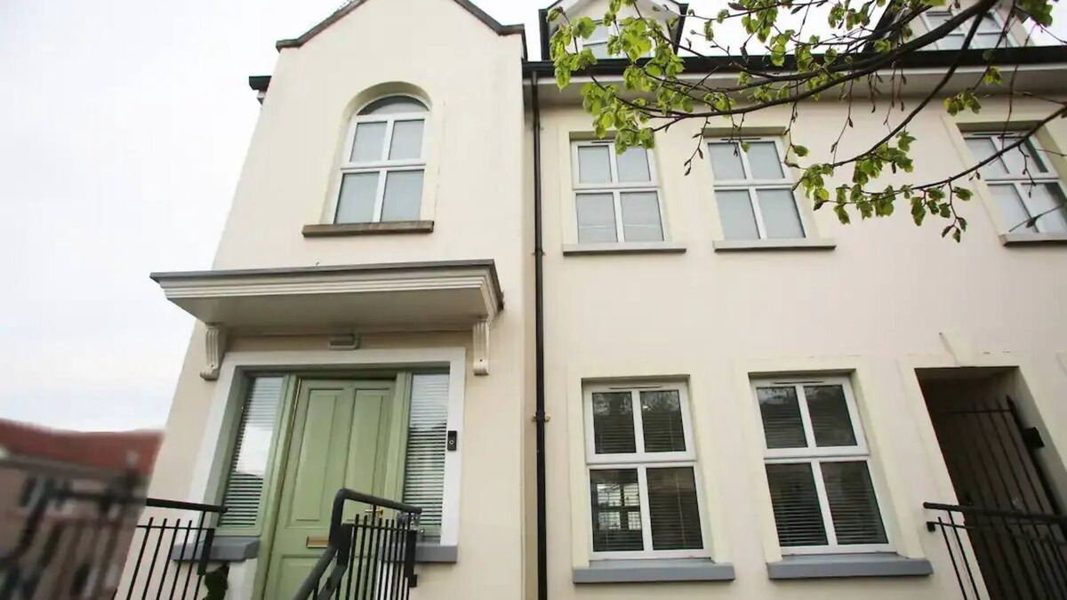 Londonderry House | Luxury Townhouse: L/Derry City BT48 7JX