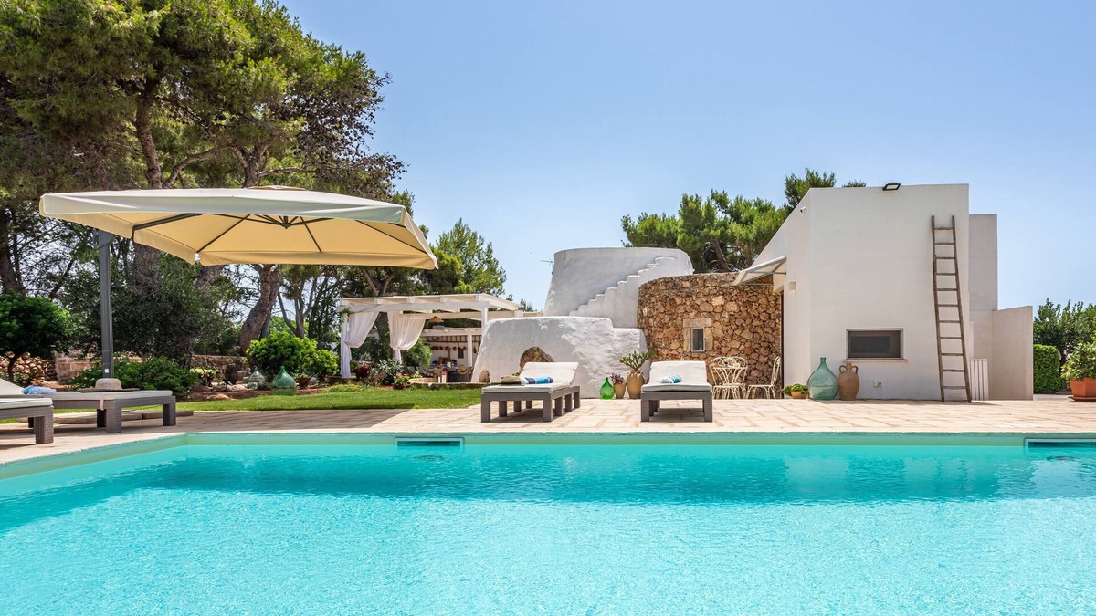 Torre San Giovanni Villa | Luxury trullo pool and large garden 5 minutes from the sea