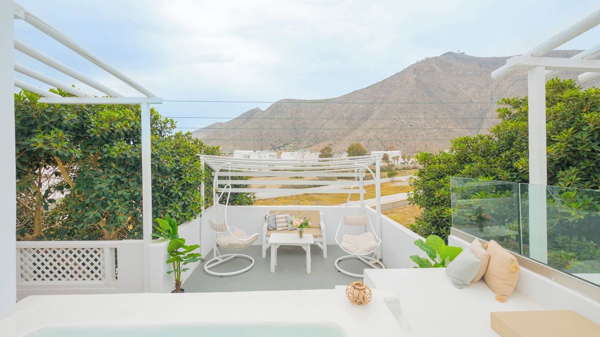 Perissa Apartment | Luxury Two Bedroom Apartment with hot tub - L&E