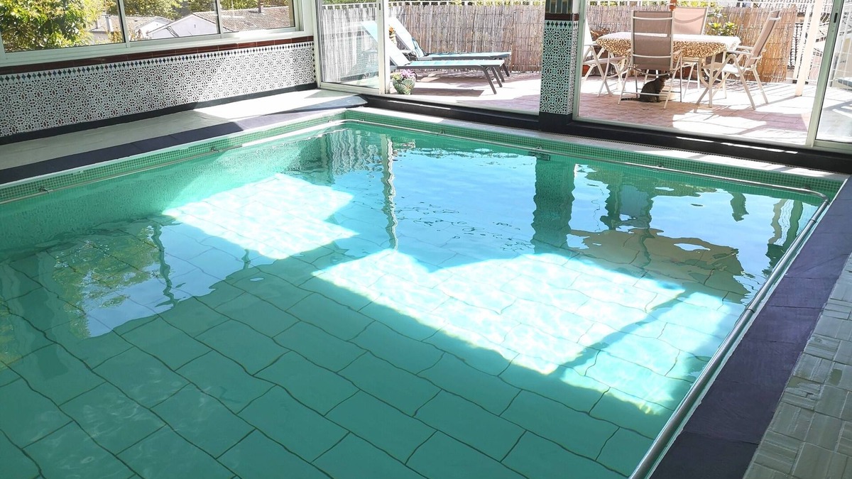 Ginoles Apartment | Luxury two bed apartment with private, heated indoor pool