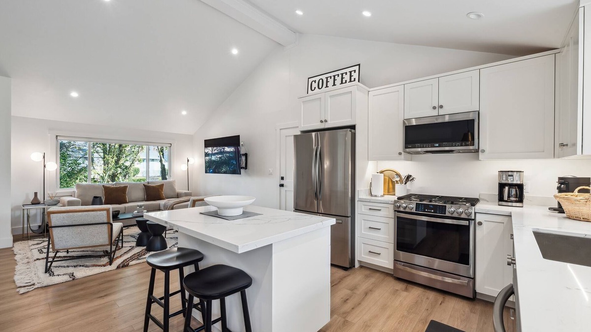 Concord House | Luxury Updated 3 bedroom Concord Home