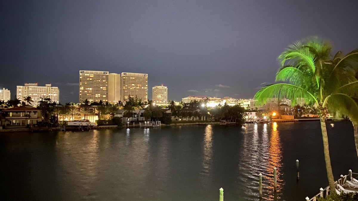 Seybold Condo | Luxury Vacation Rental Waterfront Condo Bal Harbour Miami Beach