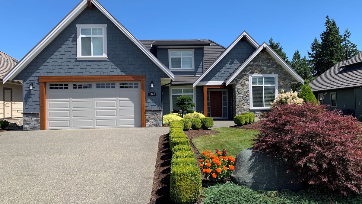 Comox House | Luxury Vacation Home Away from Home