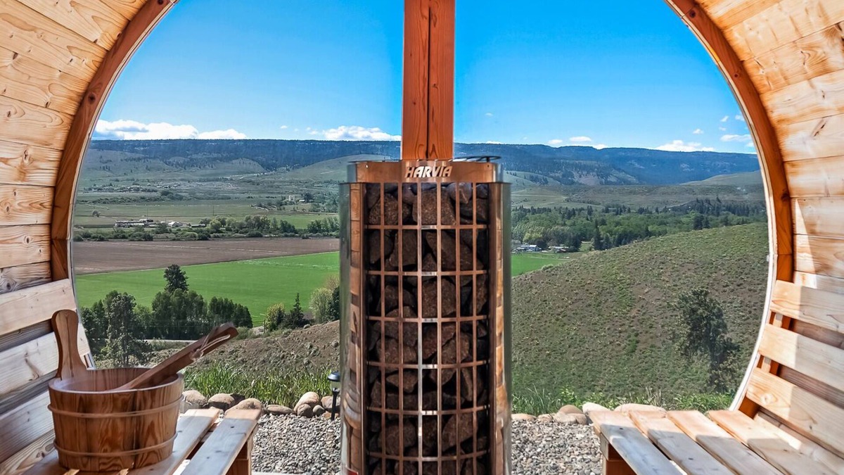 Ellensburg House | Luxury Vacation Rental with Premium Cedar Wood Sauna, Hot Tub, and Cold Plunge