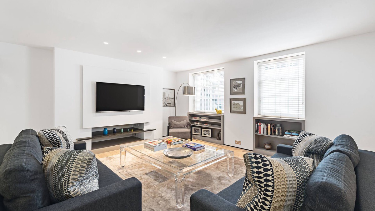Knightsbridge and Belgravia Apartment | LUXURY VERY LARGE ONE BEDROOM HEART OF KNIGHTSBRIDGE