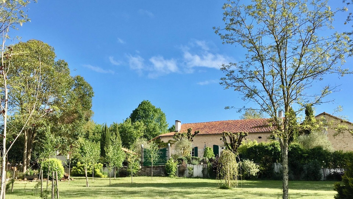 Saint-Privat-des-Pres House | Luxury Villa with pool, spa, gym. 20% DISCOUNT ON ALL REMAINING WEEKD .